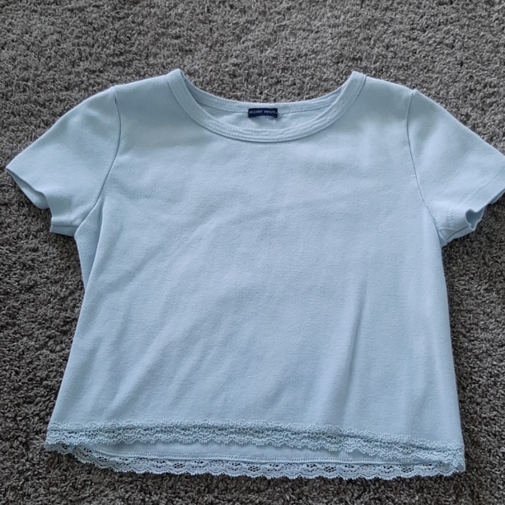 white brandy melville cropped tee w lace
